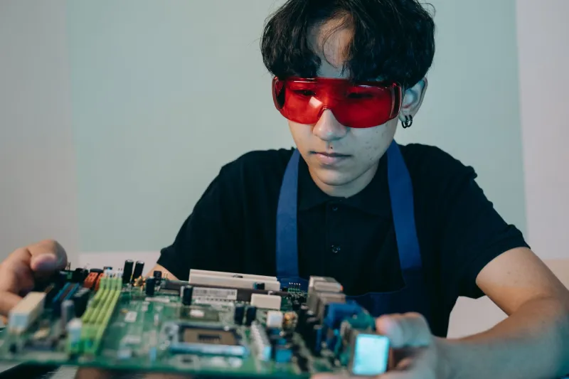 Designing Against Obsolescence: How Smart BOM Strategy Begins on the Schematic