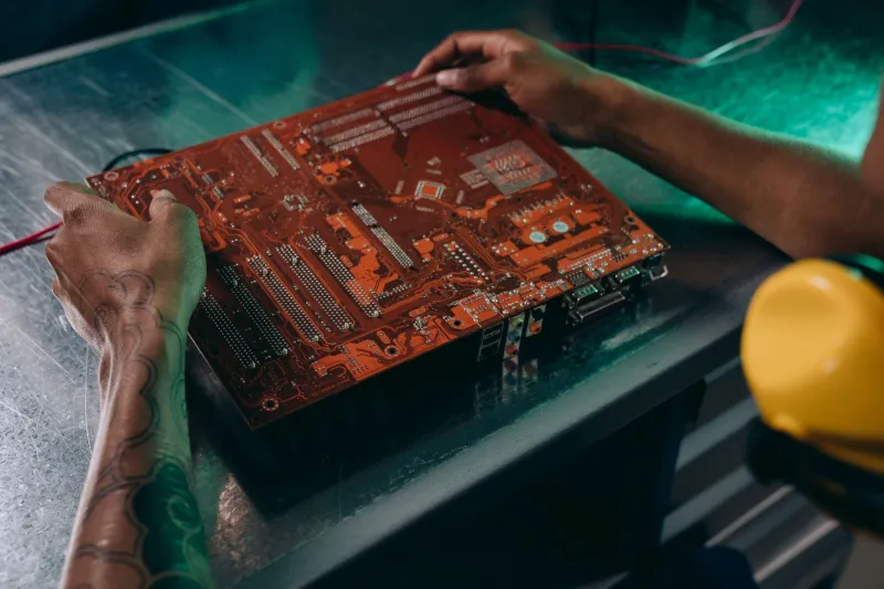Smaller Is Not Always Smarter: The Hidden Costs of Chasing Advanced Lithography in PCB Manufacturing
